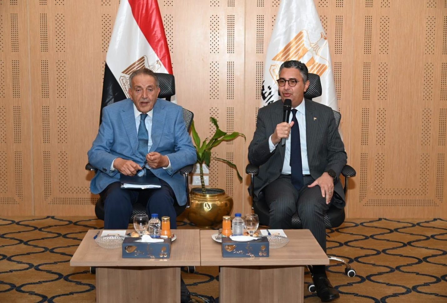 وزير التموين يبحث تطوير منظومة السلع التموينية ويشكل لجنة لحل مشكلات التجار خلال 15 يومًا