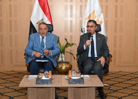 وزير التموين يبحث تطوير منظومة السلع التموينية ويشكل لجنة لحل مشكلات التجار خلال 15 يومًا