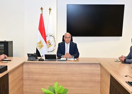 وزير الري يتابع خطط تطوير الواجهات النيلية وإنشاء المماشي ضمن «المشروع القومي لضبط نهر النيل»