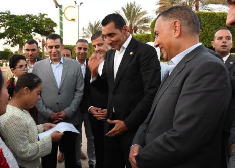 وزير الشباب والرياضة ومحافظ القليوبية يفتتحان منشآت رياضية جديدة بنادي العبور