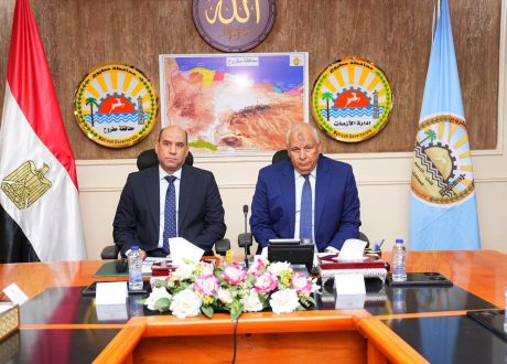 وزير العمل يسلم عقودًا لذوي الهمم في مطروح ويعلن حزمة دعم للتدريب والتشغيل والعمالة غير المنتظمة