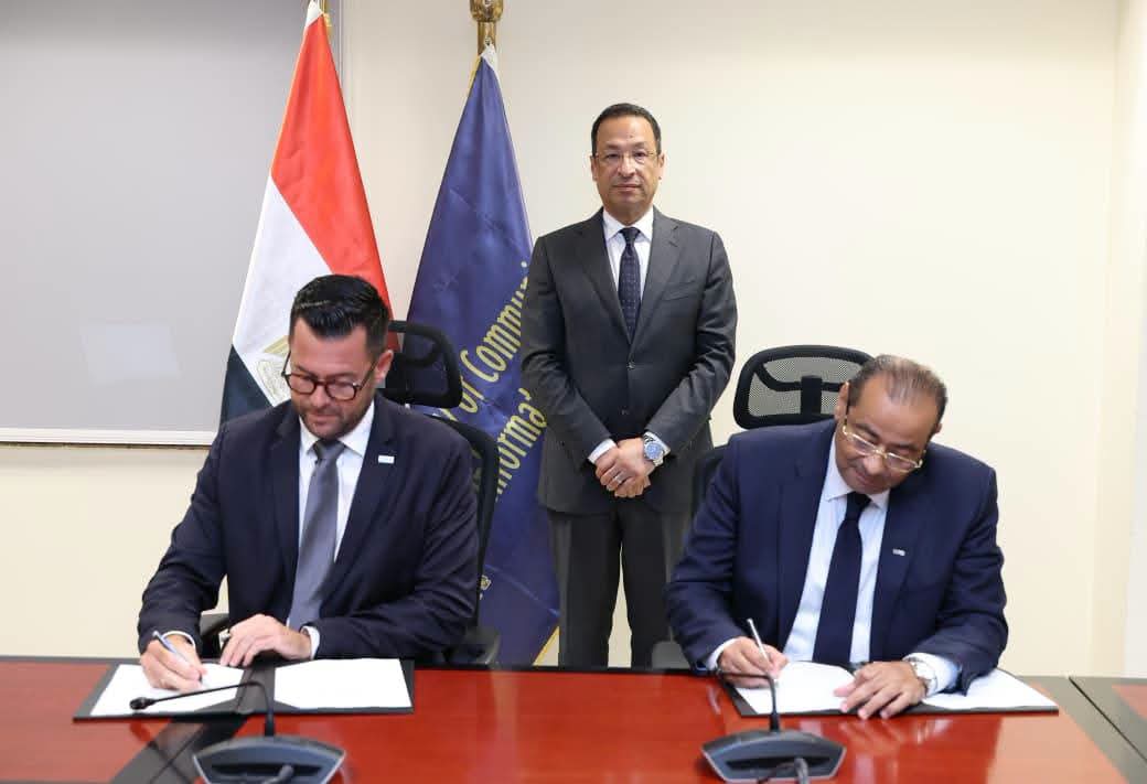 وزير الاتصالات: تطوير البنية التحتية الرقمية يعزز مكانة مصر كمركز عالمي لنقل البيانات