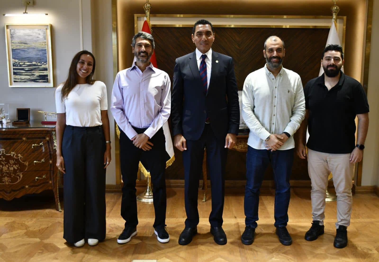 لتطوير الأداء الرياضي.. وزير الشباب يبحث مع «Blue Ribbon» سبل تعزيز إدارة وتشغيل الأندية