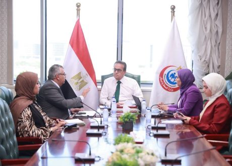 وزير الصحة يتابع الموقف التنفيذي لمشروعات المرحلة الأولى للتأمين الصحي الشامل