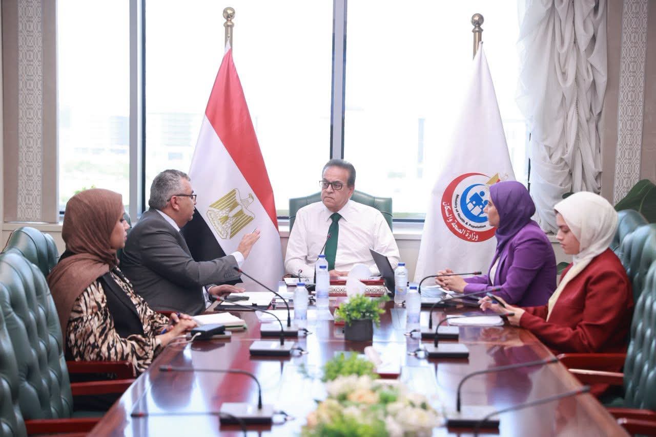 وزير الصحة يتابع الموقف التنفيذي لمشروعات المرحلة الأولى للتأمين الصحي الشامل