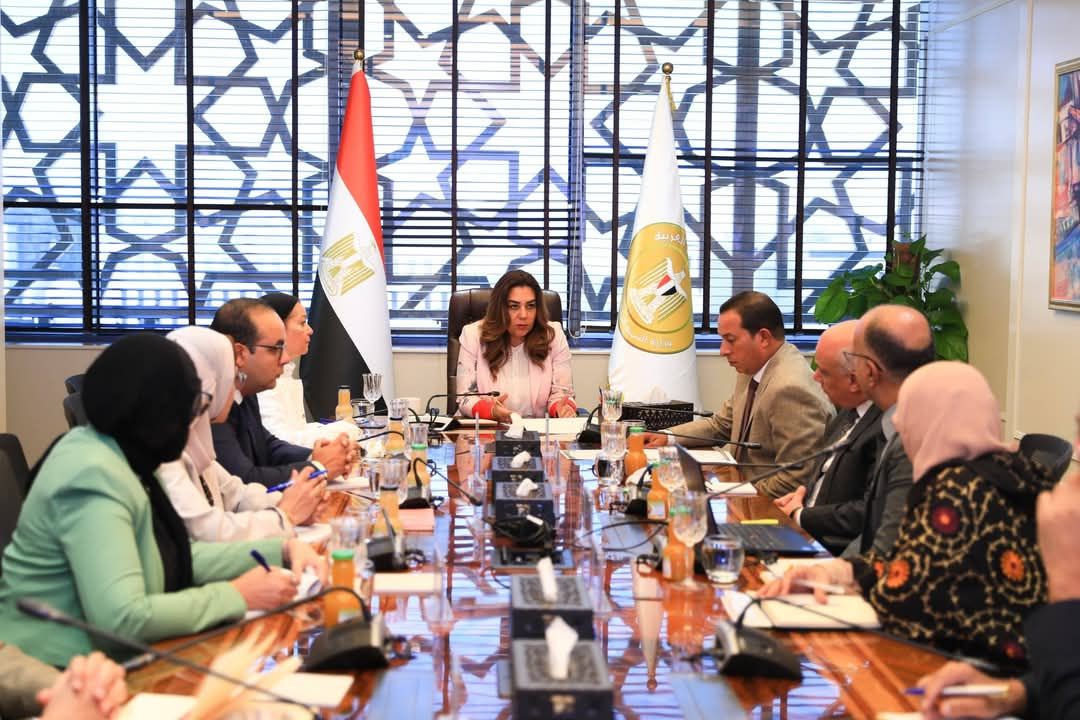 منال عوض: نستهدف التوسع في استخدام مادة «EM» لمواجهة الملوثات ومعالجة المخلفات بالمحافظات