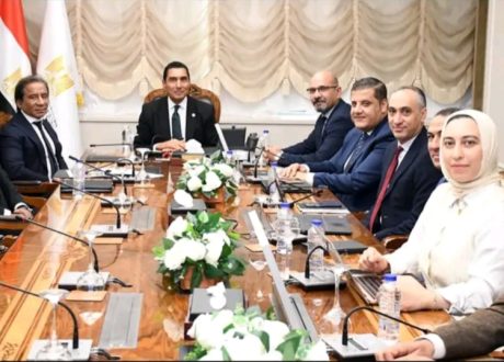 «الشباب والرياضة» و«حديد عز» تبحثان شراكة استراتيجية لتوسيع دعم الأبطال والموهوبين
