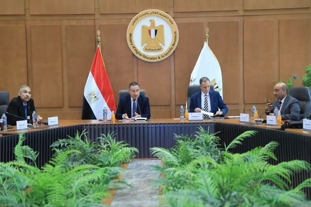 وزير التعليم العالي يوجه بالتوسع في التخصصات المستقبلية بالجامعات التكنولوجية وربطها بسوق العمل