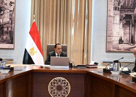 رئيس الوزراء يلتقي الرئيس والمدير التنفيذي لمجموعة “تويوتا تسوشو” اليابانية