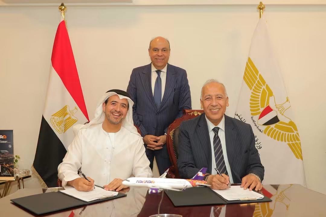 وزير الطيران المدنى يشهد توقيع مذكرة تفاهم بين شركة إيركايرو و مجموعة أبوظبي للطيران لتعزيز الشراكة الاستراتيجية