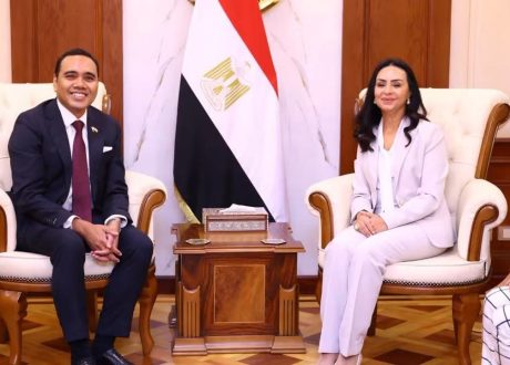 وزيرة التضامن الاجتماعي تستقبل وزير الدولة السنغافوري للشئون الخارجية والداخلية