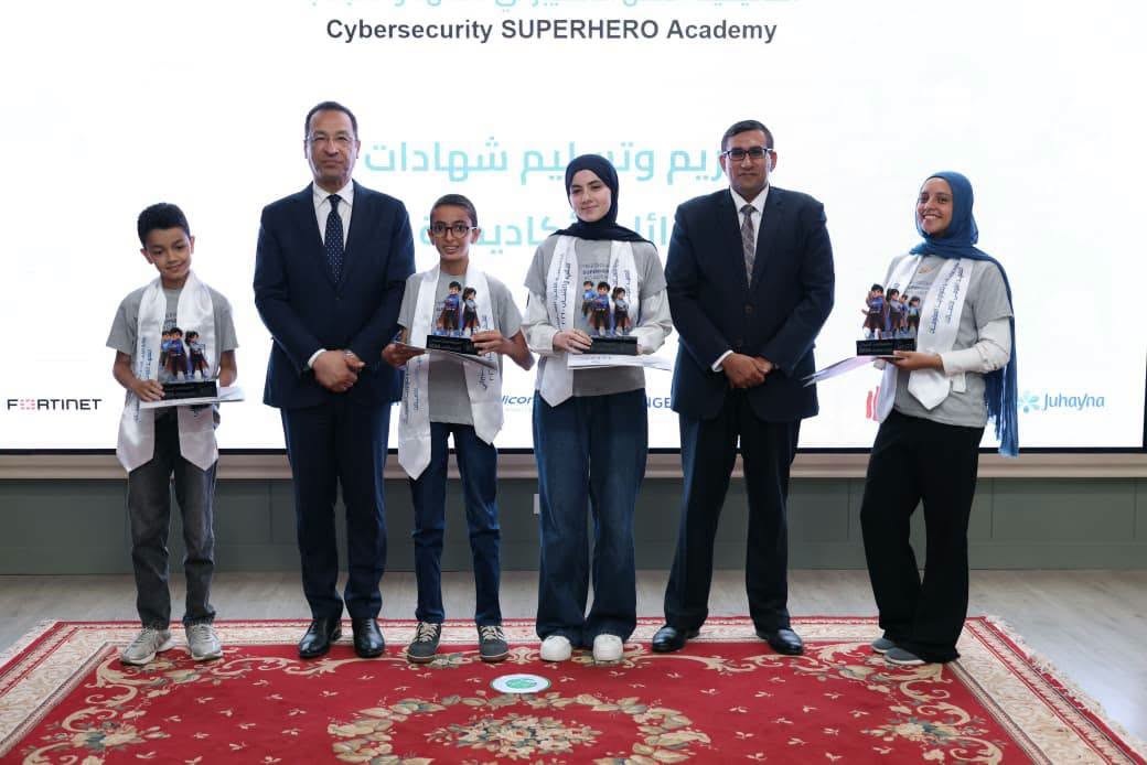 «الأمن السيبراني ركيزة للتحول الرقمي».. وزير الاتصالات يكشف جهود تأهيل النشء والشباب