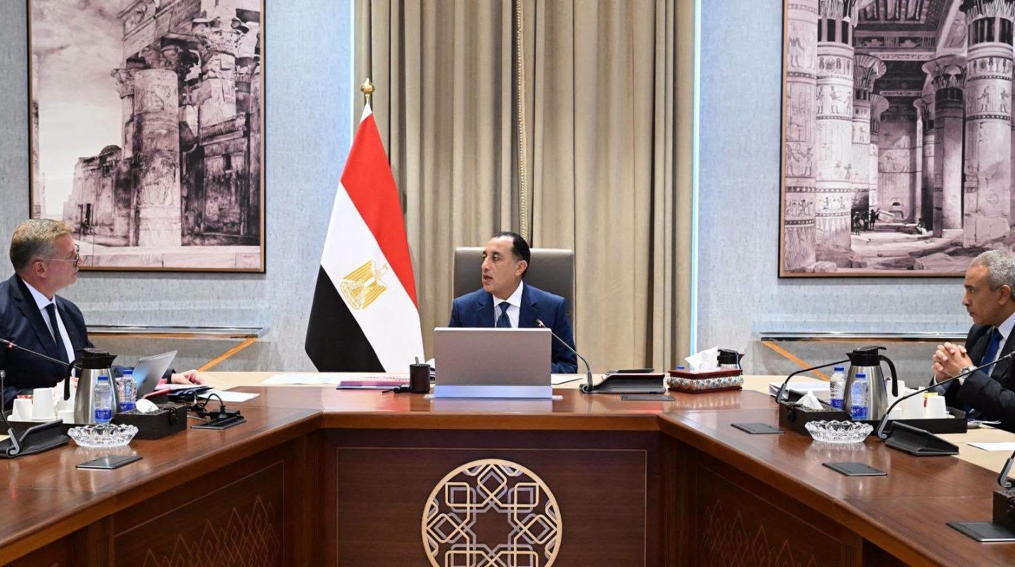 مدبولي يتابع مع وزير البترول ملفات إمدادات الغاز وزيادة الإنتاج والاستثمارات