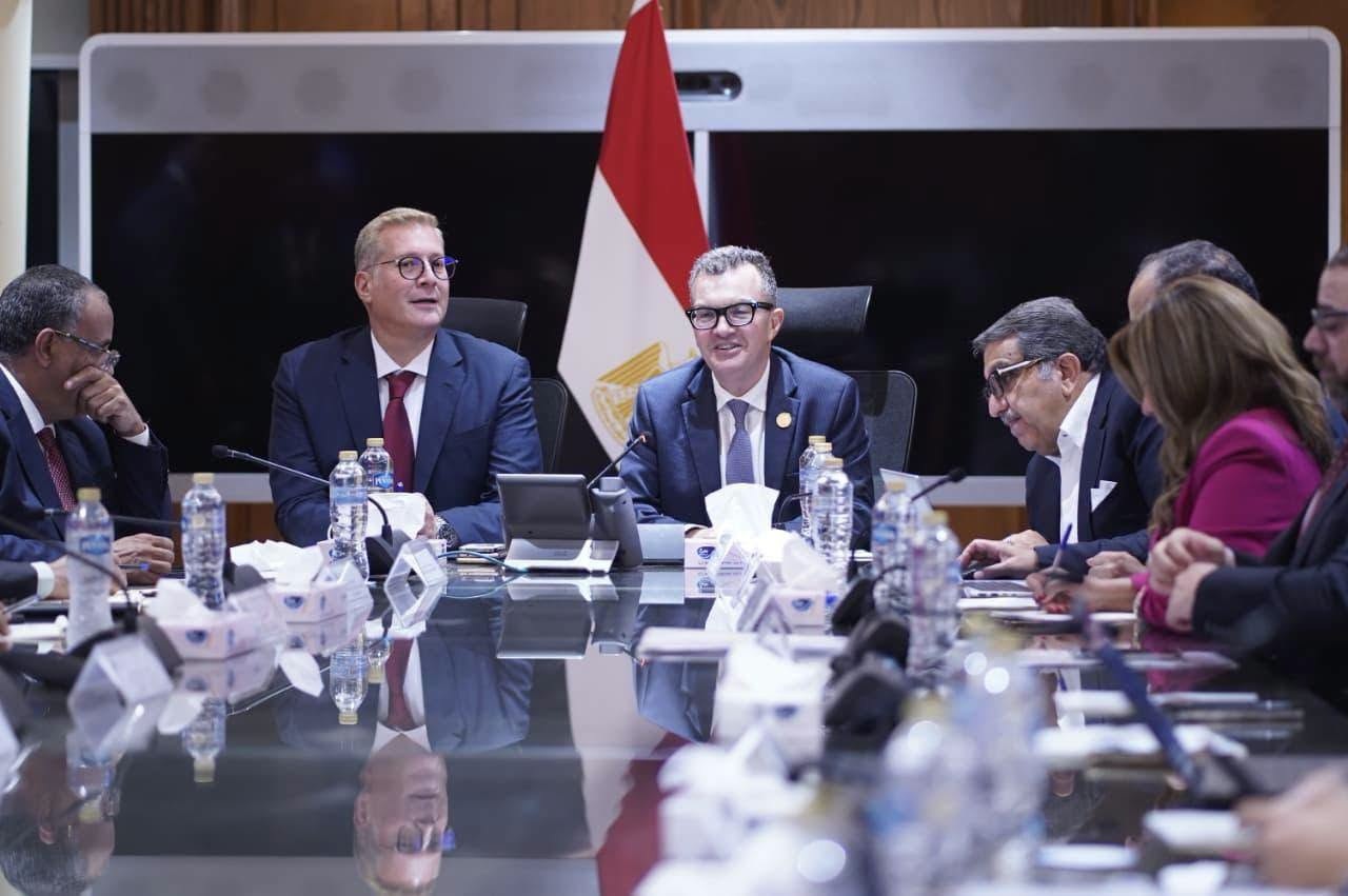 نمو تكرير البترول 22.4%.. وزيرا التخطيط والبترول يبحثان زيادة الإنتاج وتعزيز الاستثمارات
