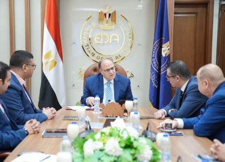«منصات للترويج وبناء الشراكات».. هيئة الدواء تبحث دعم حضور الصناعة المصرية في المعارض الدولية