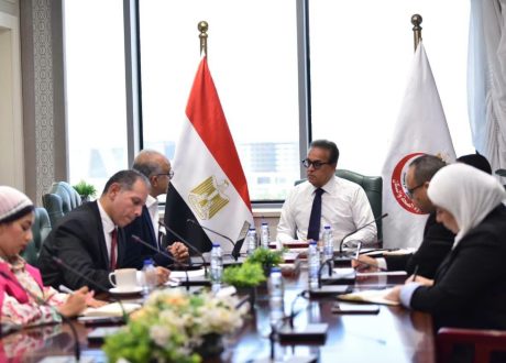 وزير الصحة يبحث تحويل مبادرة الكشف المبكر عن الجلوكوما إلى برنامج مستدام