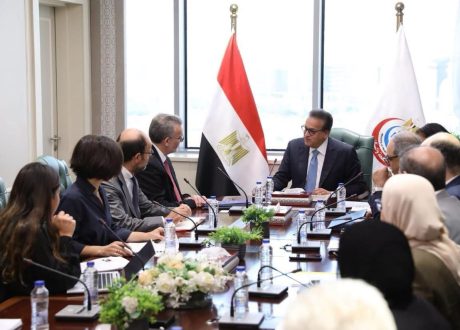 وزير الصحة يبحث مع بنك الاستثمار الأوروبي تمويل المشروعات الصحية ذات الأولوية
