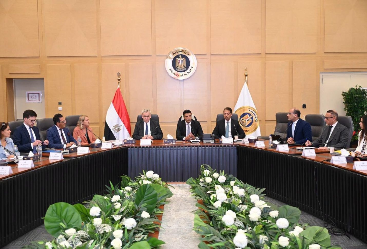 وزير الصناعة يبحث خطط توسع 11 شركة ألمانية في مصر ويؤكد: نستهدف جذب المزيد من الاستثمارات ونقل التكنولوجيا