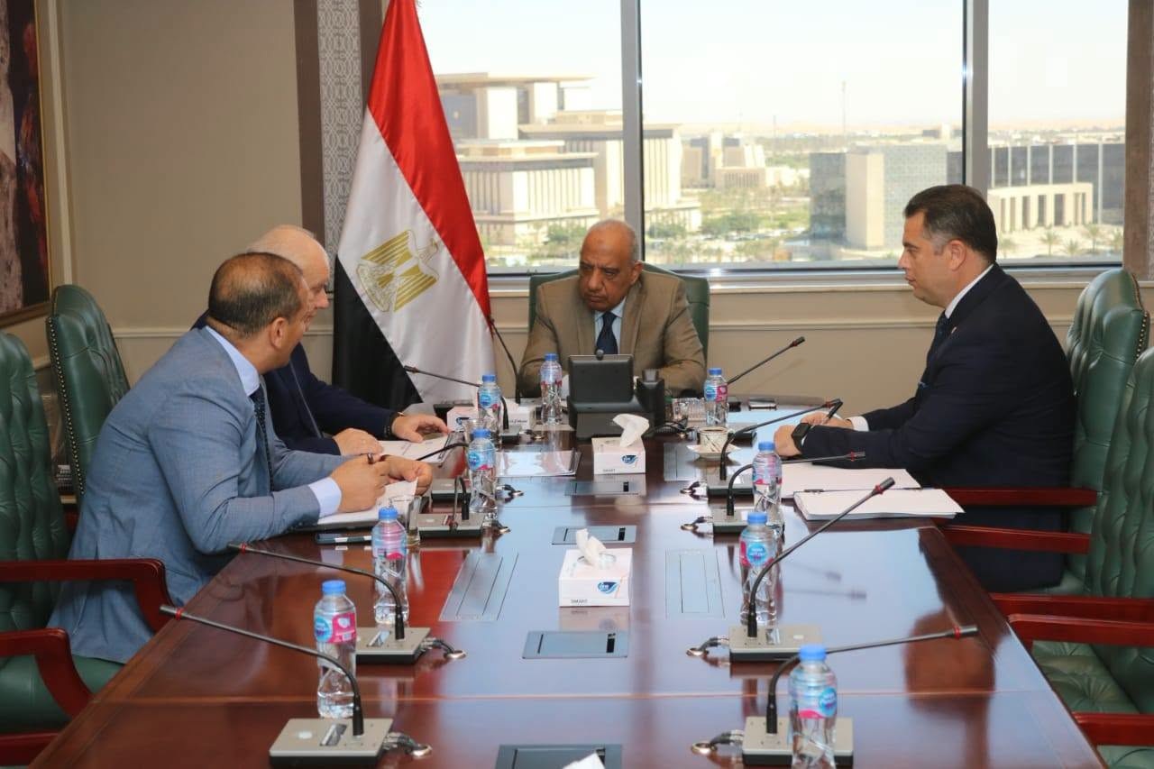 وزير الكهرباء يبحث مع «روسآتوم» استعدادات استقبال الوقود النووي بمحطة الضبعة