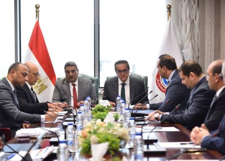 وزير الصحة يوجه بتسريع تطبيق التأمين الصحي الشامل وتحسين جودة الخدمات 