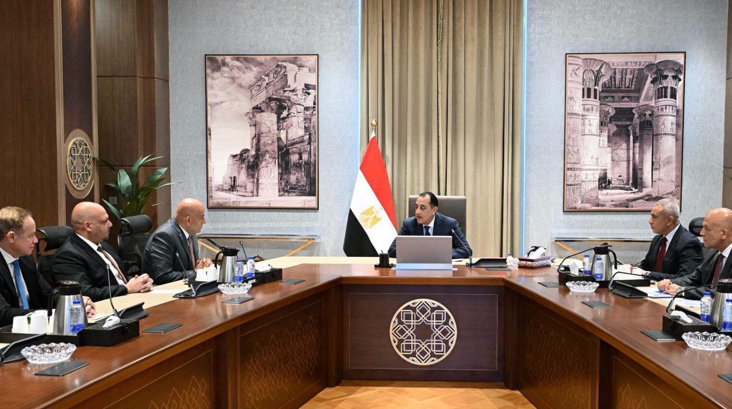 إنتاج 10 ملايين متر مكعب يوميًا.. مدبولي يبحث مع «أكوا» مستجدات مشروعات تحلية مياه البحر