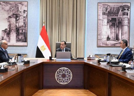 «الأمن الغذائي والمائي أولوية قصوى».. رئيس الوزراء يراجع استعدادات منتدى مصر 2026