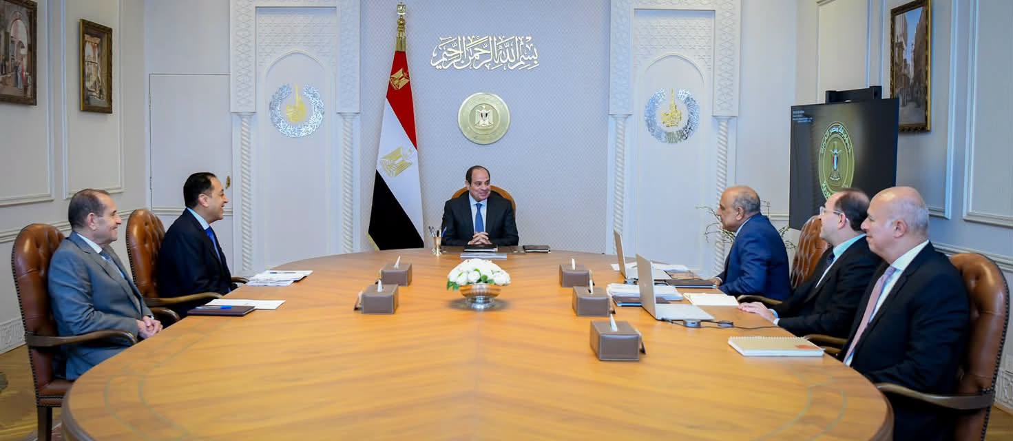 الرئيس السيسي يوجه بتسريع التحول للطاقة المتجددة وخفض الاعتماد على الوقود الأحفوري