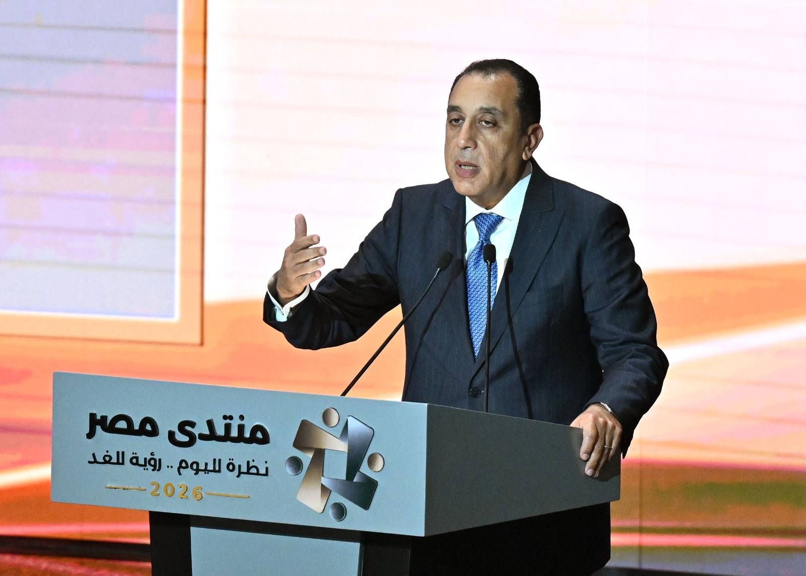«السيسي جبر بخاطر الغلابة».. مدبولي يكشف تفاصيل تطوير المناطق غير الآمنة