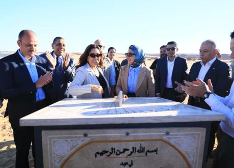 باستثمارات مستهدفة 780 مليون جنيه.. منال عوض تضع حجر أساس تطوير بحيرة موط بالوادي الجديد