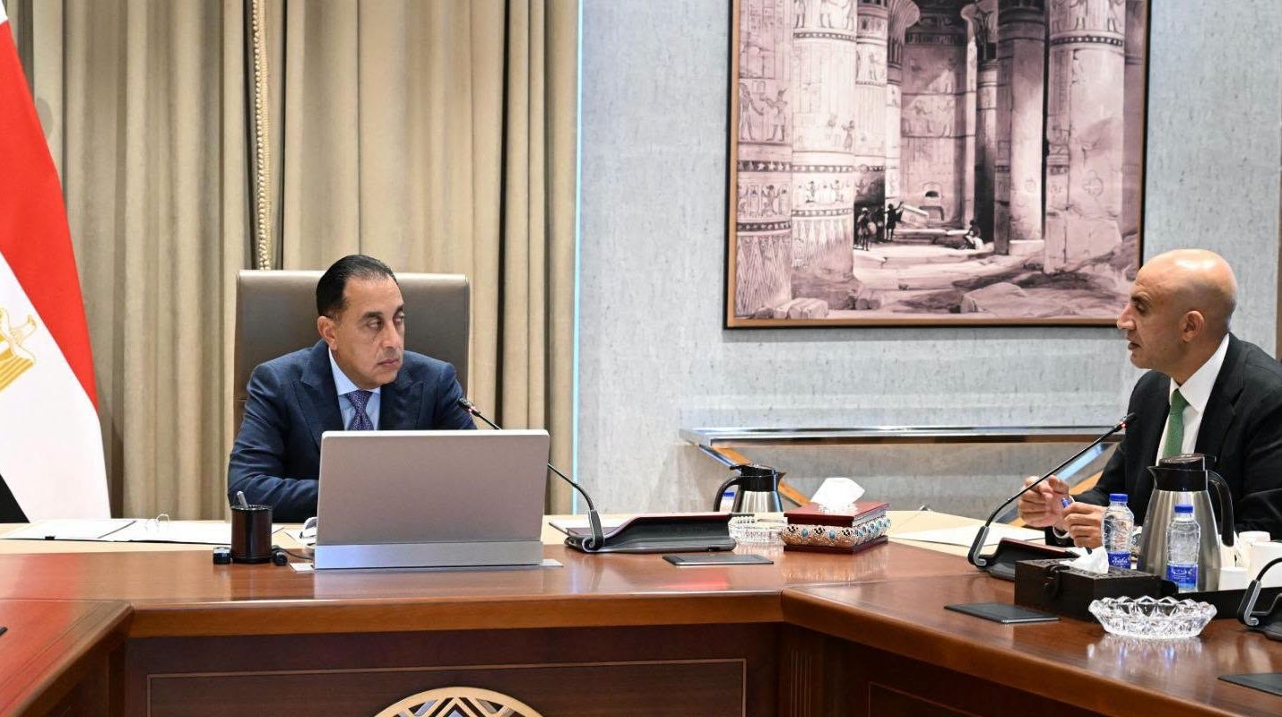 «تحويل 250 مدرسة للتكنولوجيا التطبيقية».. مدبولي يكلف بإعداد حزمة حوافز مستدامة لجذب القطاع الخاص