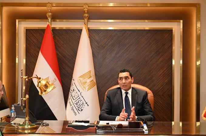 وزير الرياضة يتفقد المنشآت الملحقة باستاد القاهرة ويوجه بوضع رؤية واضحة لتطويرها
