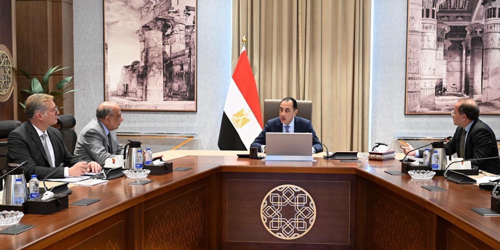 «حصاد 12 عامًا من مشروعات الطاقة».. الحكومة تستعد لعرض مسيرة الكهرباء والبترول في منتدى مصر 2026