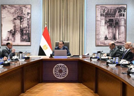 «فرص عمل مستدامة للشباب».. مدبولي يوجه بربط التدريب باحتياجات المشروعات والأسواق