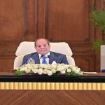 «فين الخدمة المجتمعية؟».. الرئيس السيسي يطالب هشام طلعت مصطفى بتخصيص 200 ألف وحدة سكنية للإيجار