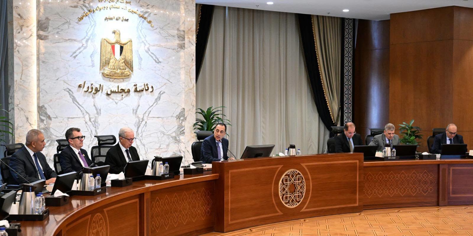 رئيس الوزراء يوجه برصد شواغل المصريين حول النقد الأجنبي والدين العام قبل منتدى مصر 2026