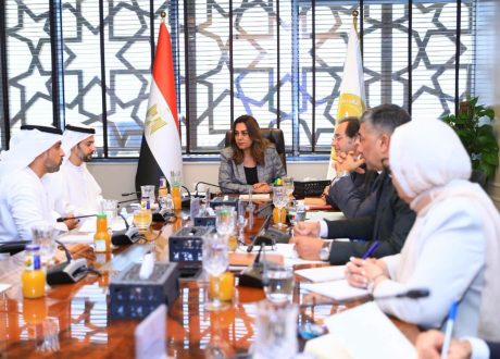 منال عوض تبحث تعزيز التعاون مع الإمارات لحماية محمية العميد وصون مواردها الطبيعية