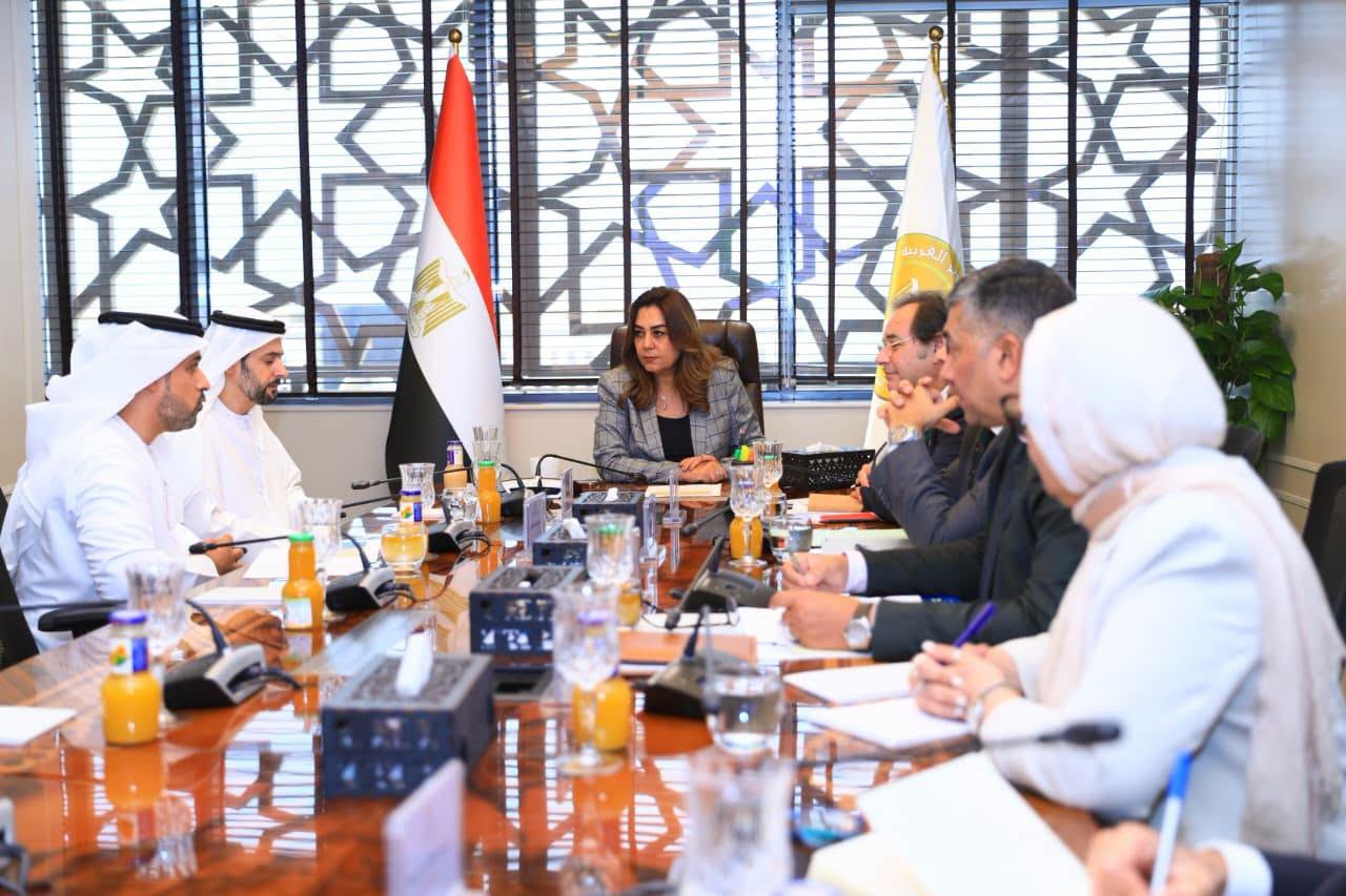 منال عوض تبحث تعزيز التعاون مع الإمارات لحماية محمية العميد وصون مواردها الطبيعية