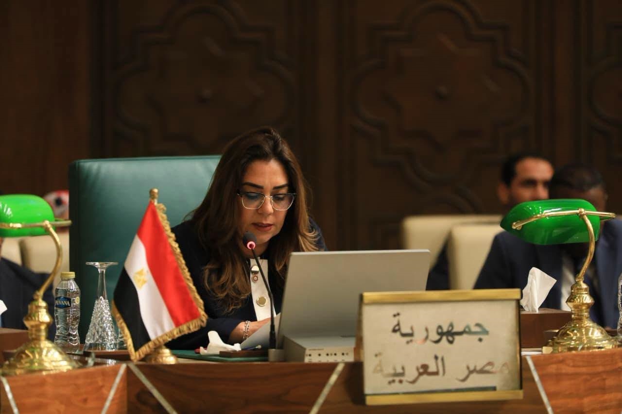 منال عوض: مواجهة التصحر وتدهور الأراضي تتطلب ربط البيئة بالصحة والزراعة والأمن الغذائي