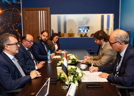 وزير التخطيط: المرحلة الثانية من البرنامج القُطري تركز على رفع الكفاءة وتنافسية بيئة الأعمال