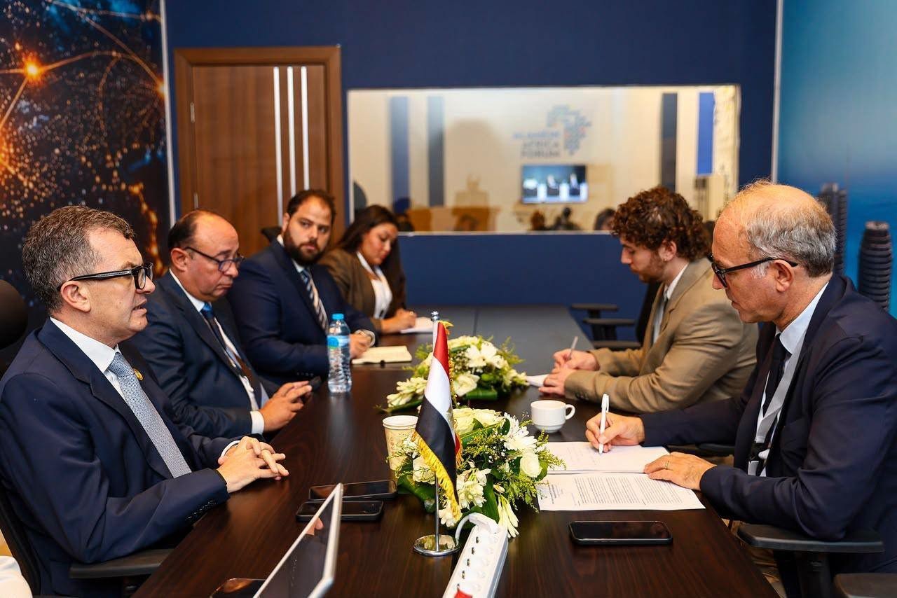 وزير التخطيط: المرحلة الثانية من البرنامج القُطري تركز على رفع الكفاءة وتنافسية بيئة الأعمال