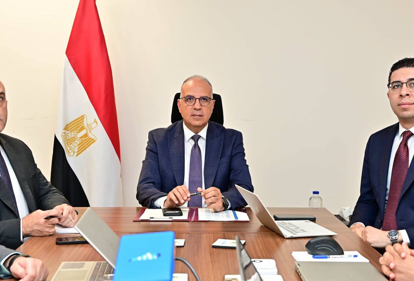 وزير الري يتابع استخدام صور الأقمار الصناعية والذكاء الاصطناعي لدعم الإدارة الذكية للمياه